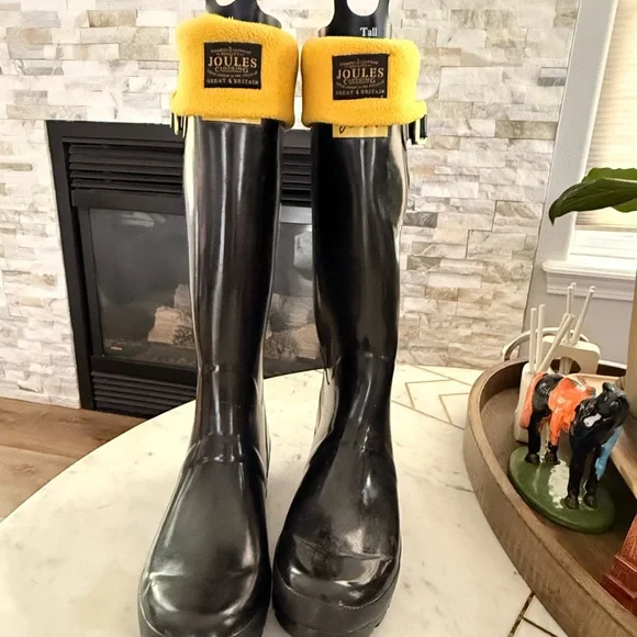 Joules Black Rain Boots with Yellow Trim - Picture 3 of 9